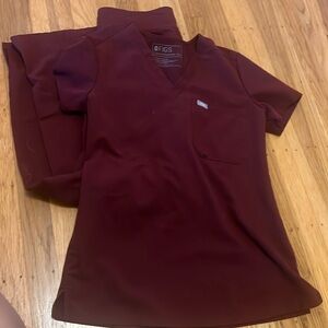 Used Figs top and bottom maroon